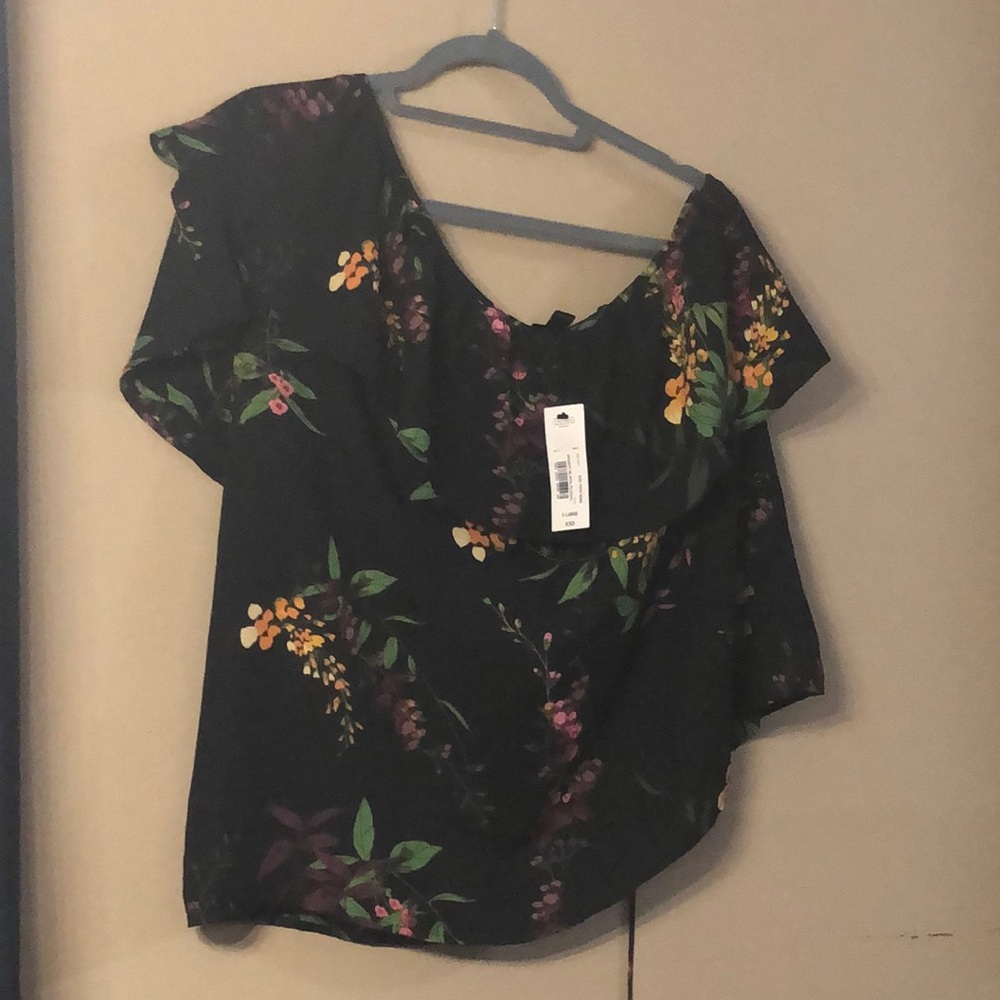 Black floral top NWT